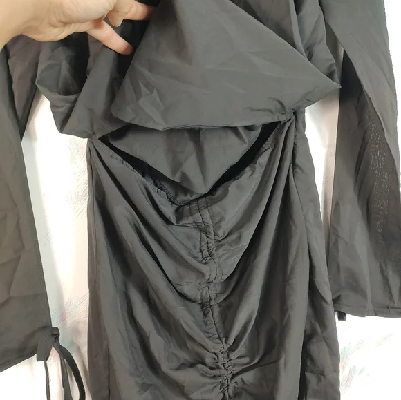 PrettyLittleThing Black Plunge Mini Dress Ruched Bodycon NWT Size 6 - Picture 7 of 14